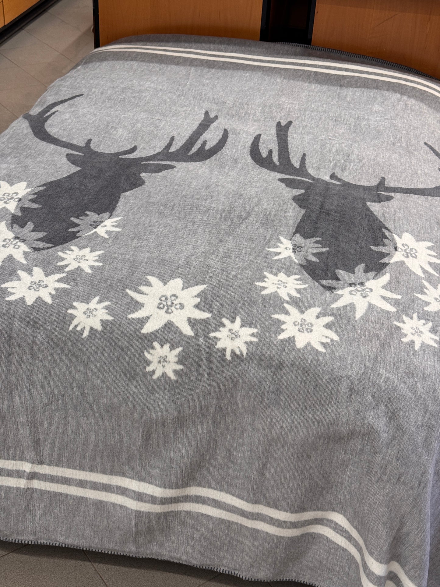 Coperta trofeo grigio